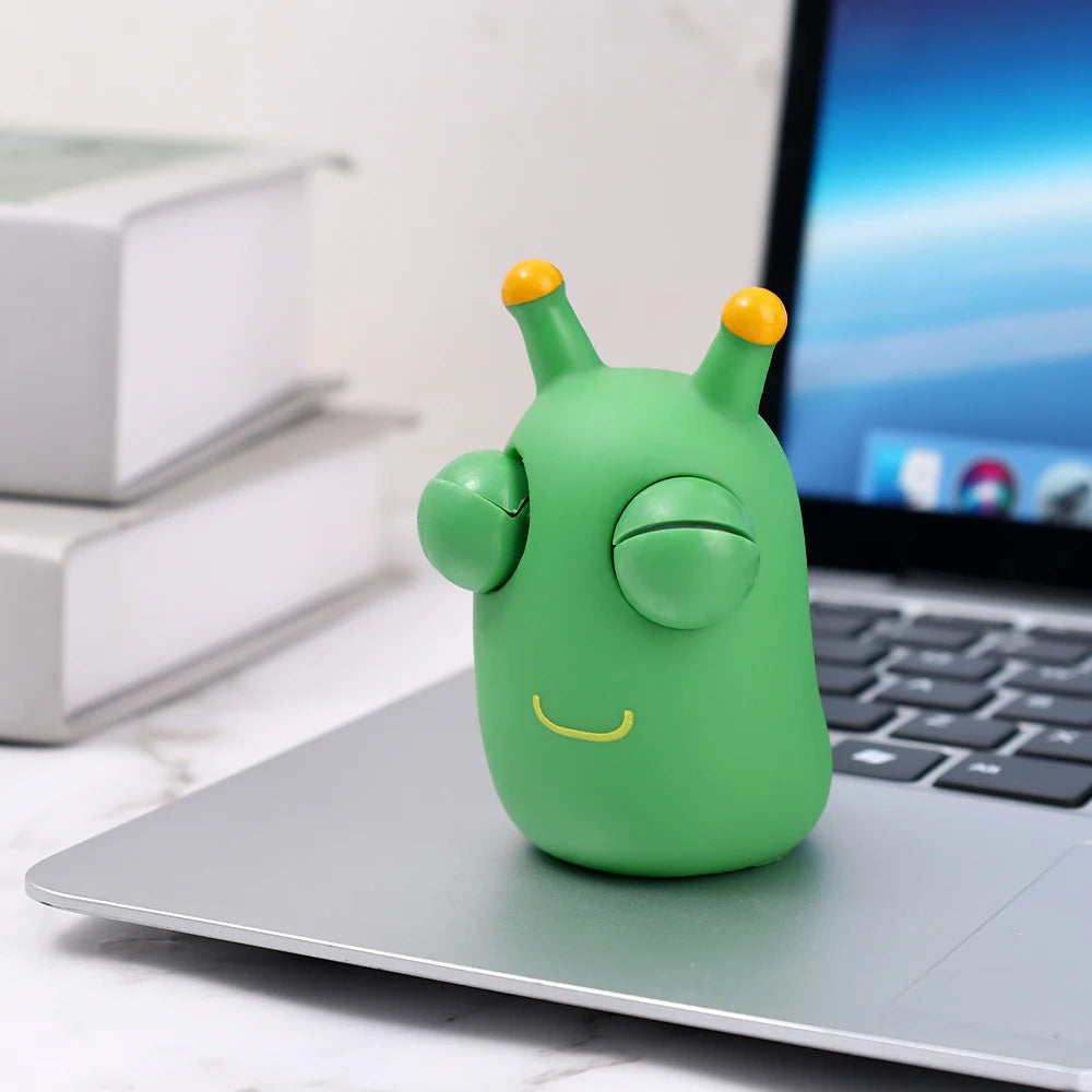 Green Worm Squeeze Pinch Toy Novelty Eye Popping Squeeze 3D Toy