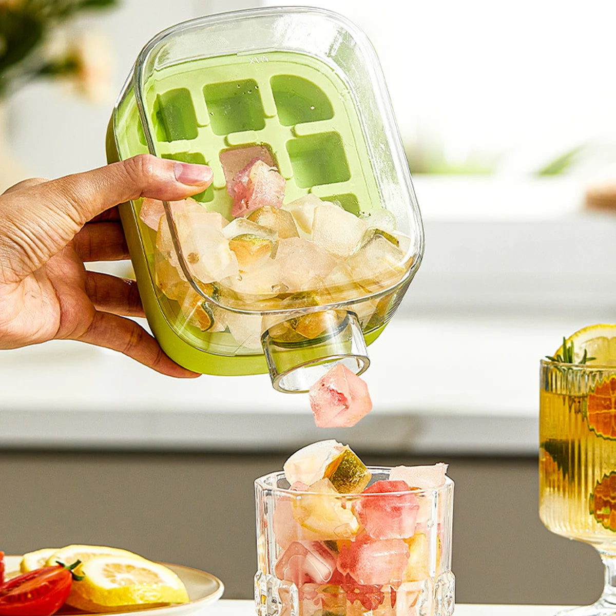 2-in-1 Silicone Ice Cube With Straw Food-grade Ice Maker Kettle Pressing Mold Ice Drink Bottle