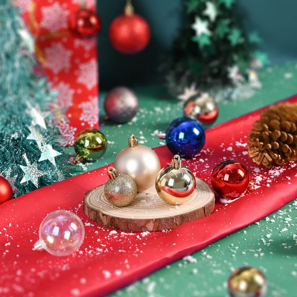 24pcs 3cm Christmas Balls Ornaments Tree Pendants