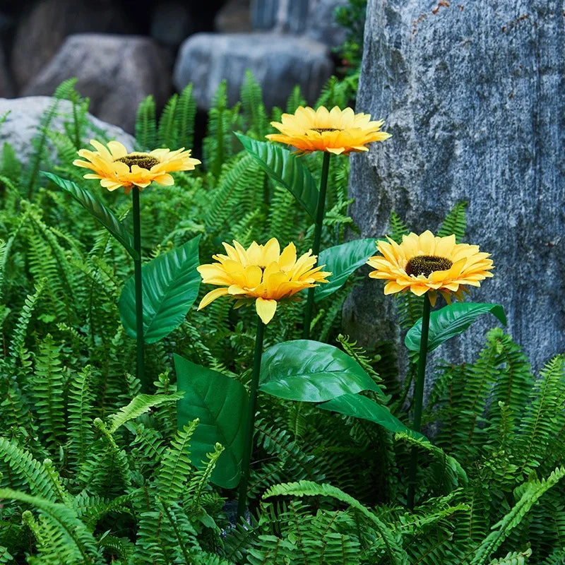 Brighten Garden with 3 Heads Solar Simulation Sunflower LED Lights